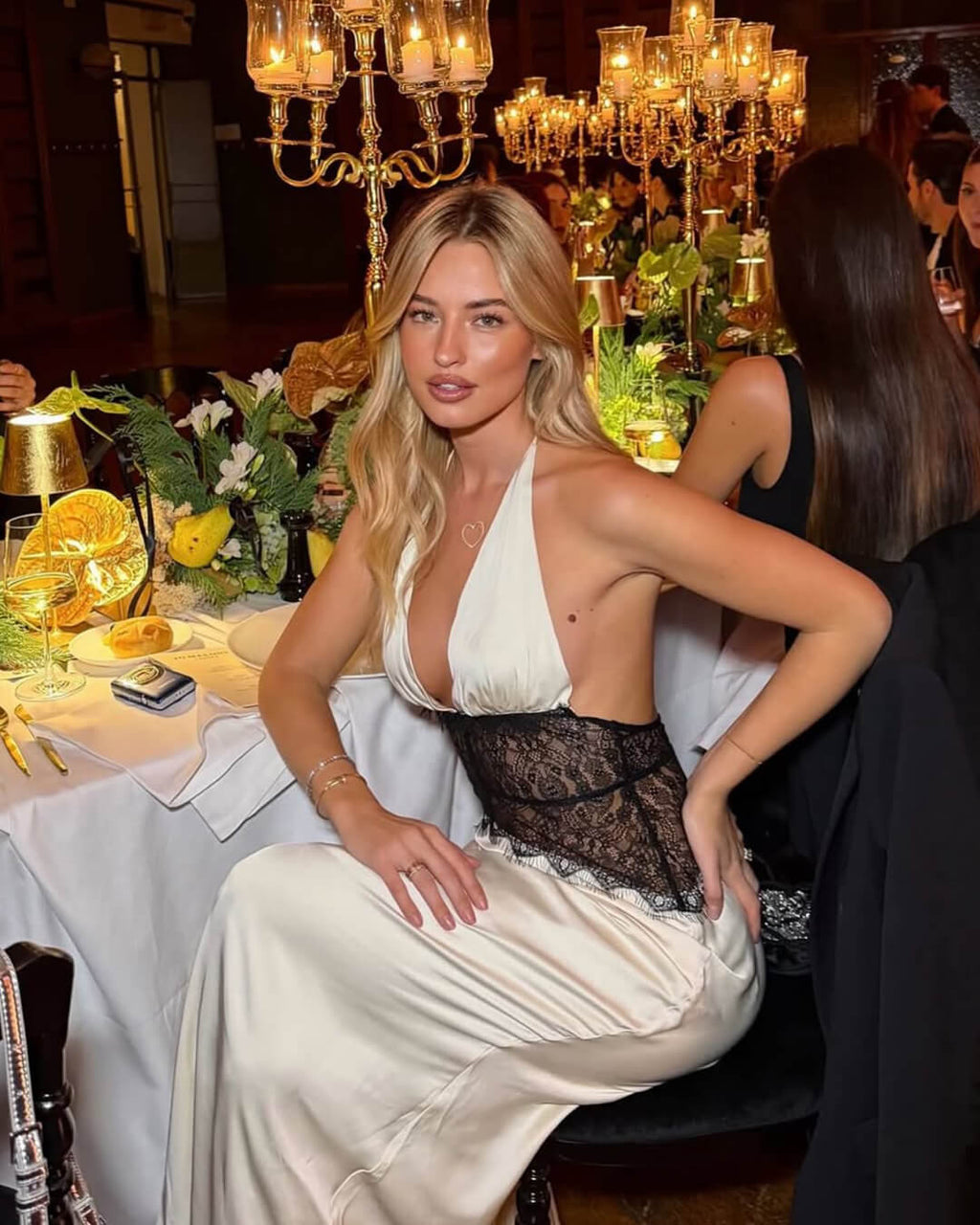 Robe Maxi Satin à Col Halter avec Panneau en Dentelle à la Taille