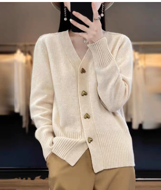 Adele™ - Cardigan élégant à boutons en forme de cœur