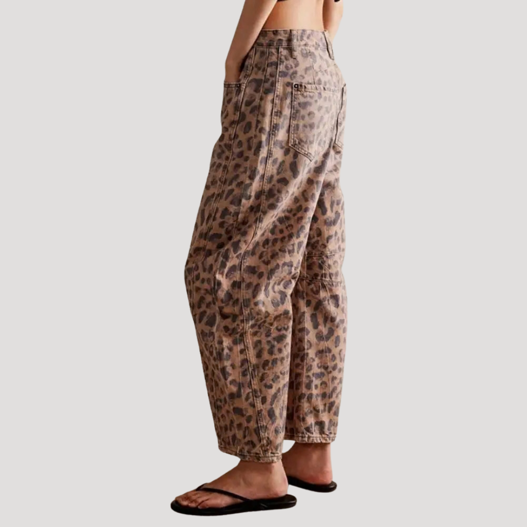 Isadora | Jean large à jambe en baril imprimé léopard pour femmes