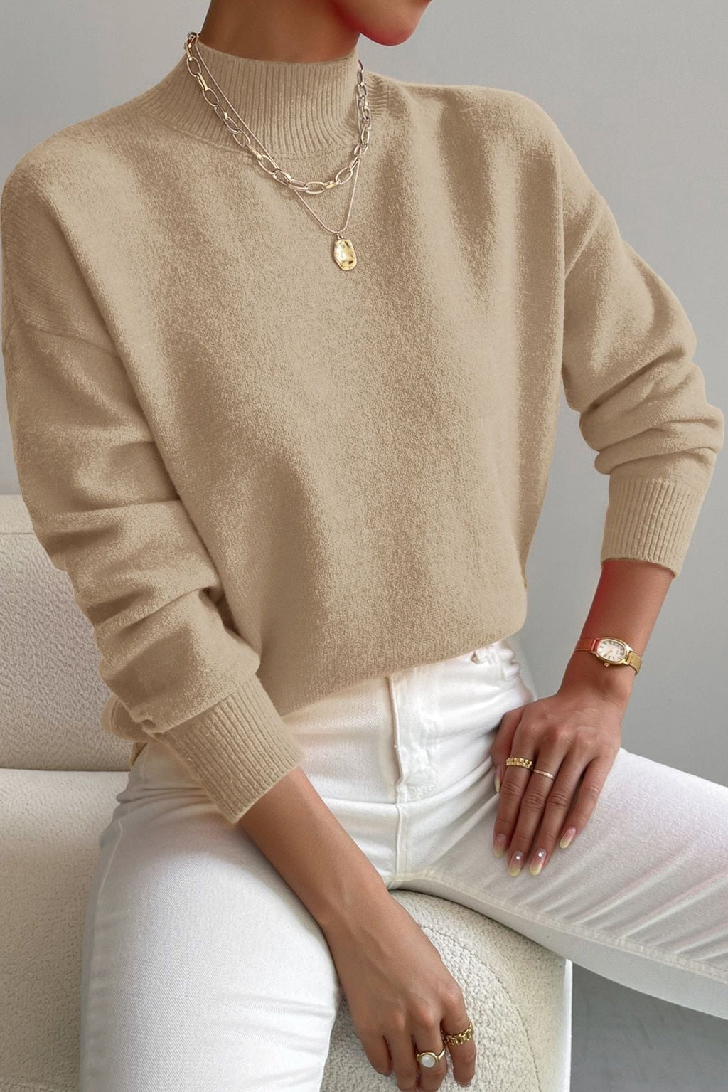 Pull femme en tricot doux à col montant