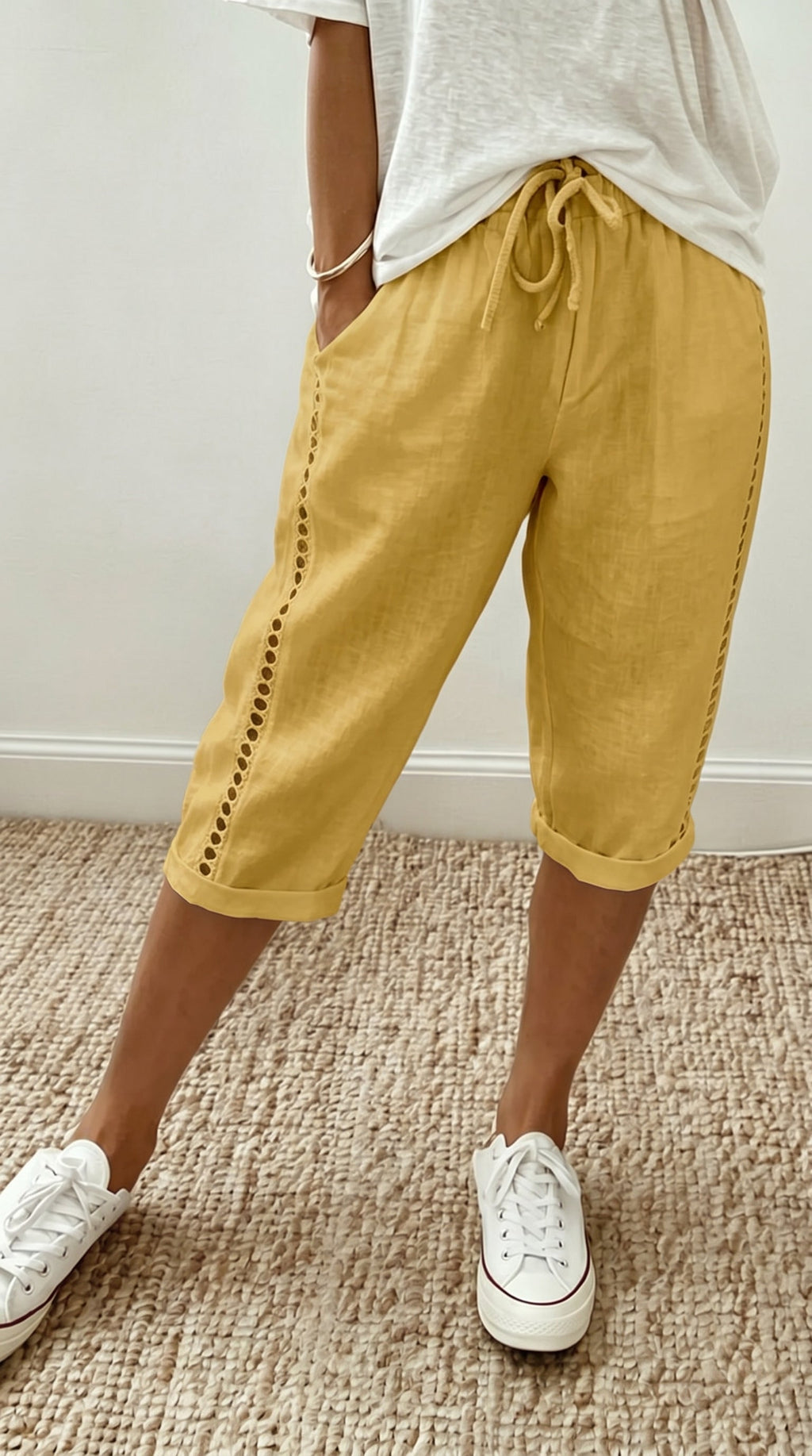 Mariele | Pantalon Capri Femme Aéré avec Détail en Dentelle