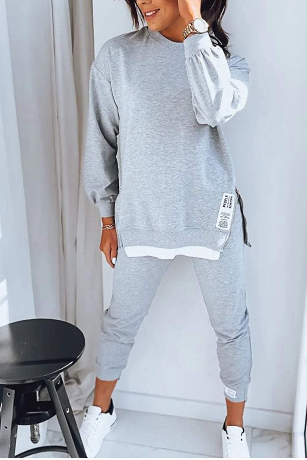 Superbe ensemble de sweat avec un pull oversized tendance et un pantalon confortable