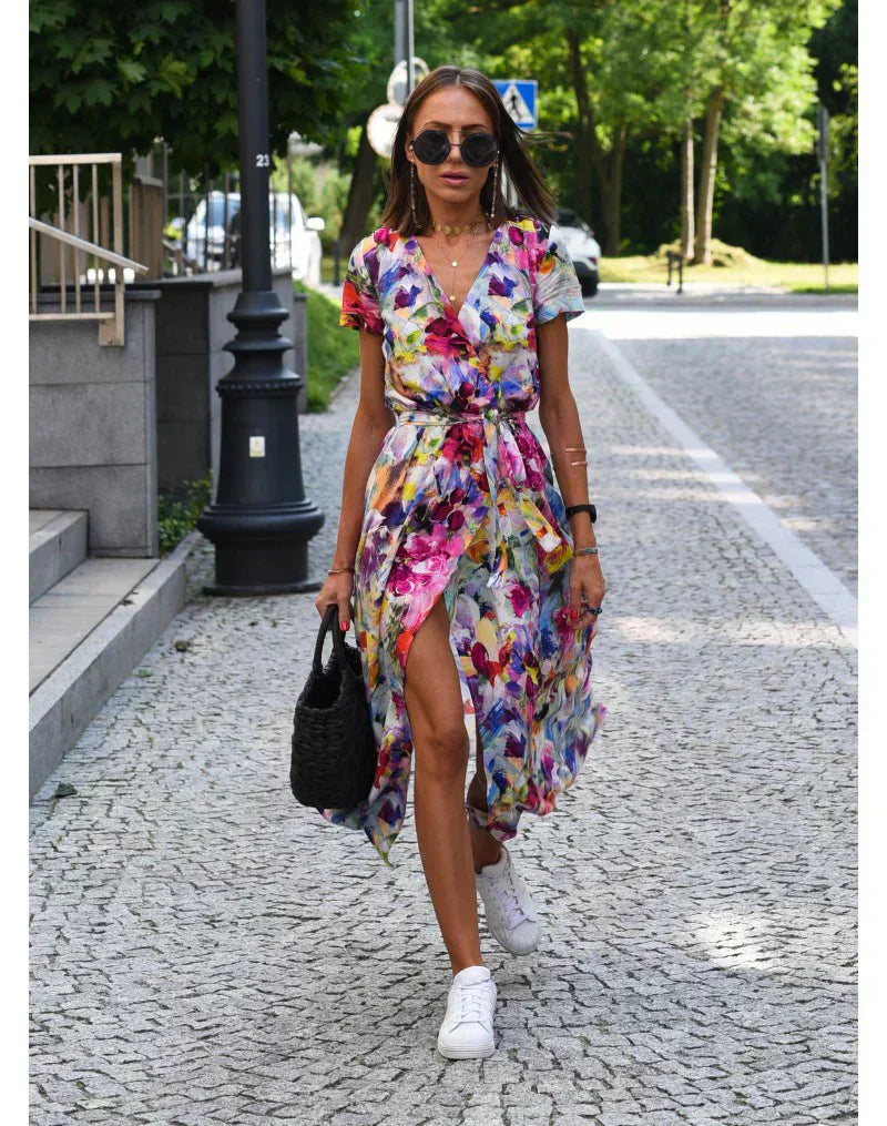 Suzanne – Robe élégante avec décolleté en V