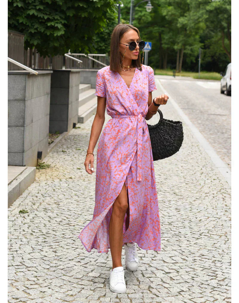 Suzanne – Robe élégante avec décolleté en V