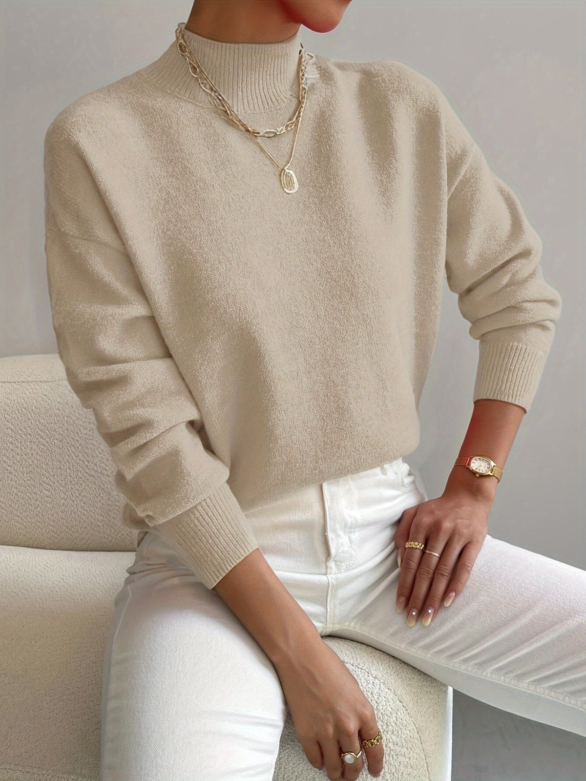 Pull élégant avec découpe ronde – Un indispensable pour le quotidien