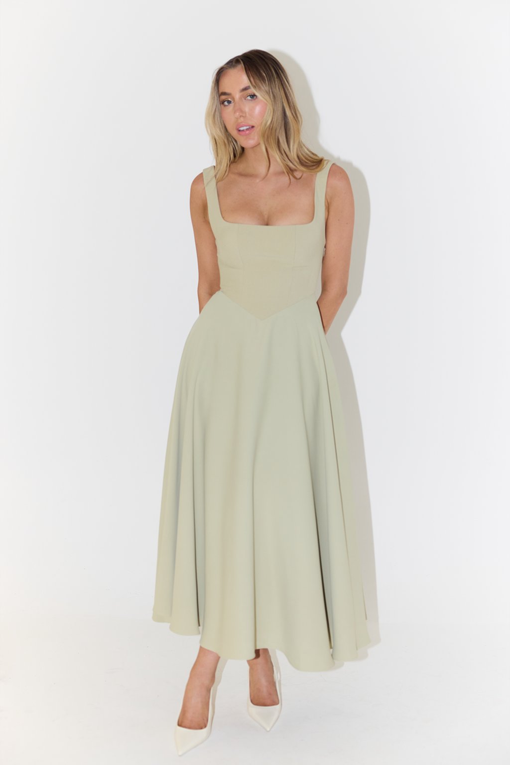 Pénélope | Robe Midi Décolleté Carré A-Ligne Sans Manches