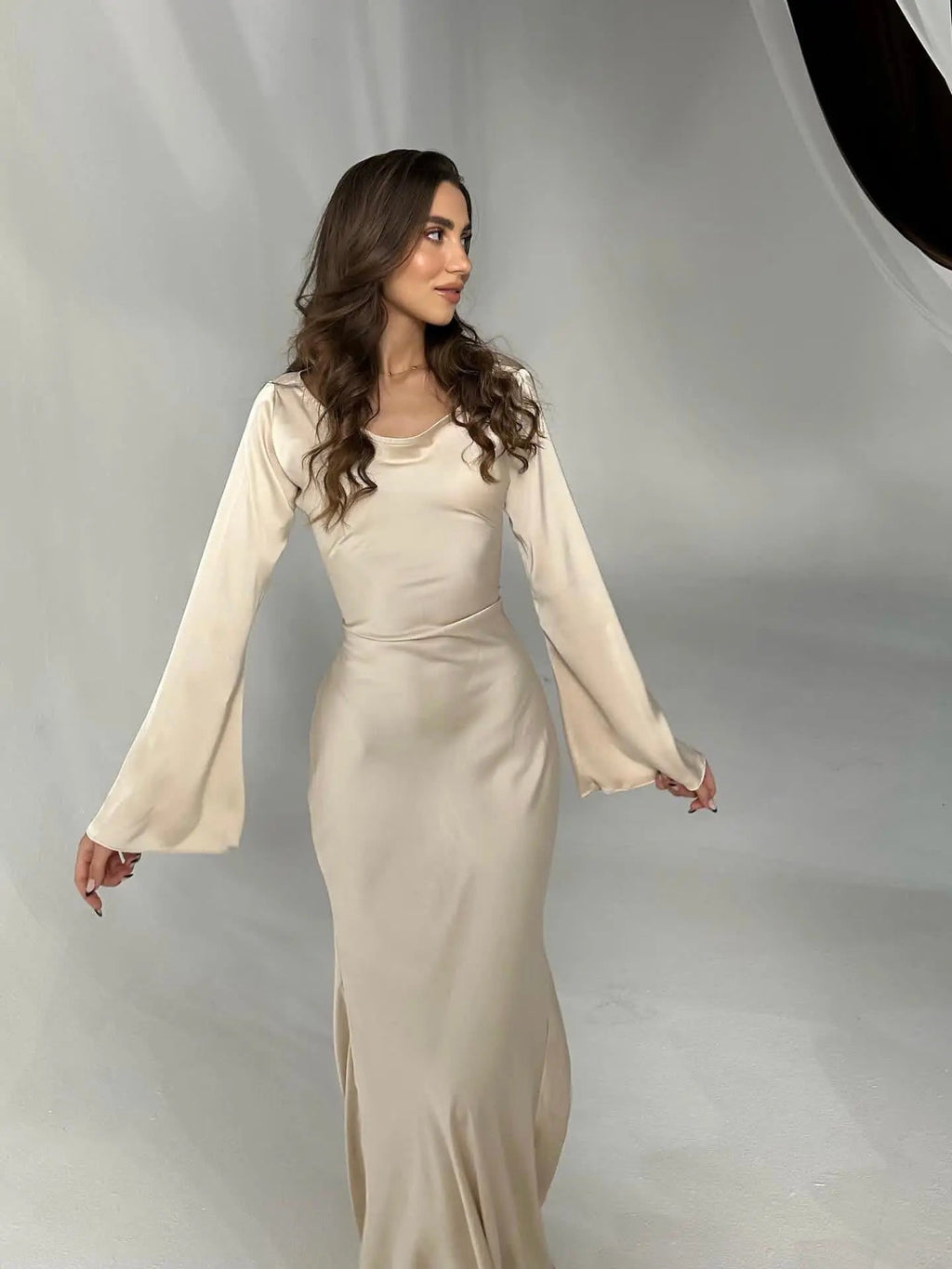 Ophelia | Robe Maxi Ajustée à Manches Longues pour Femmes