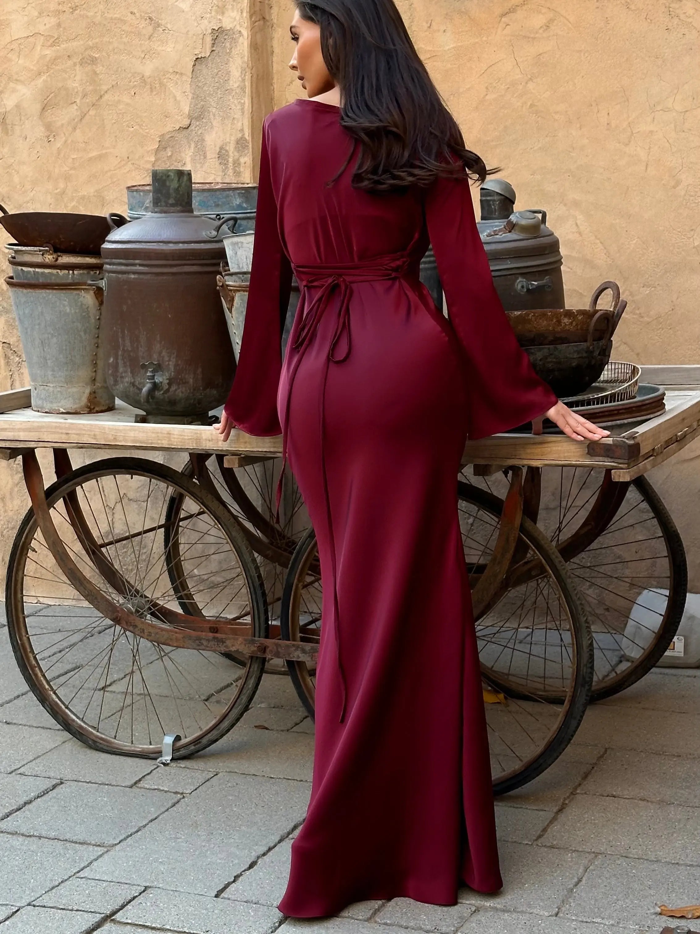 Ophelia | Robe Maxi Ajustée à Manches Longues pour Femmes