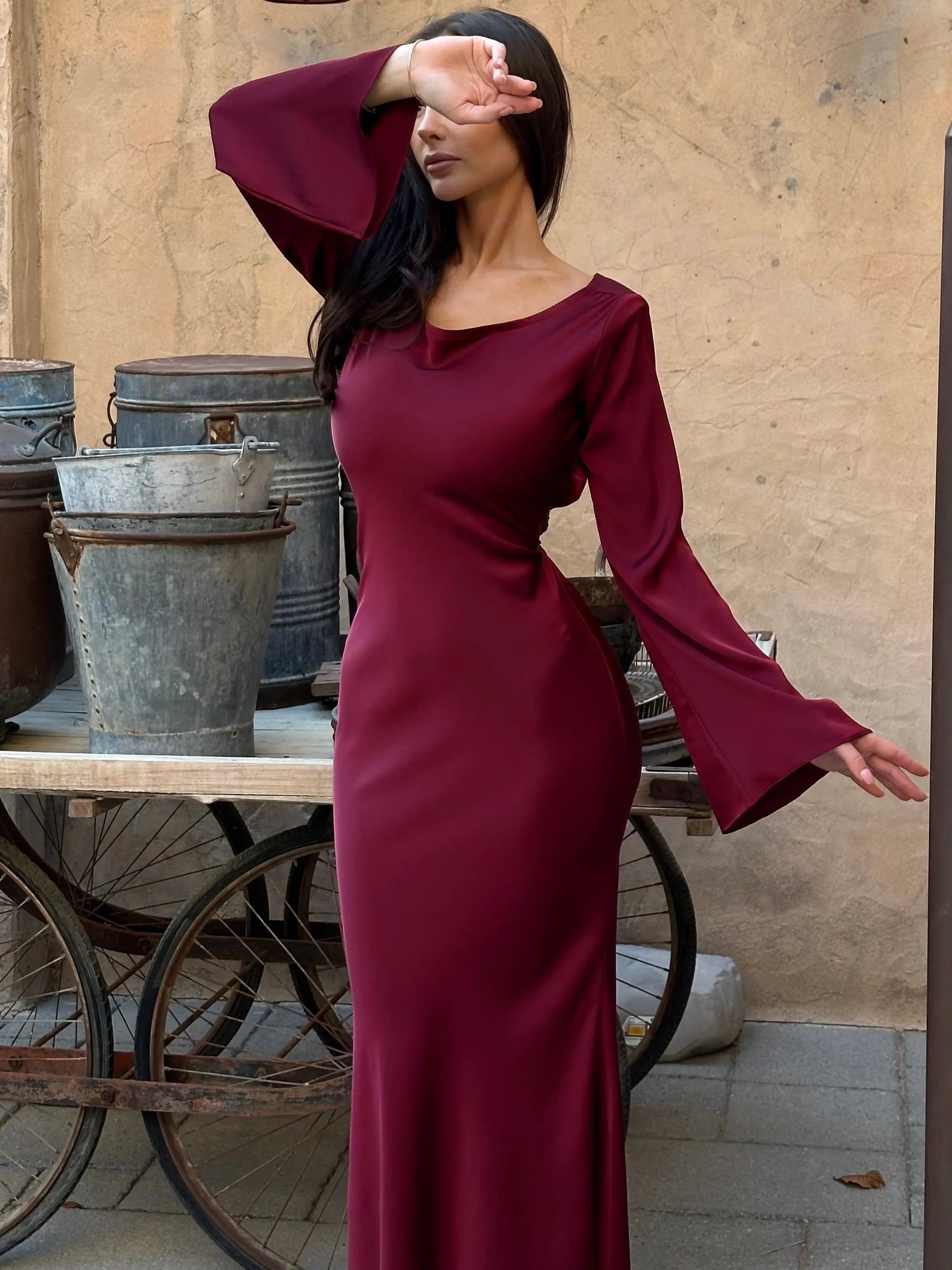 Ophelia | Robe Maxi Ajustée à Manches Longues pour Femmes