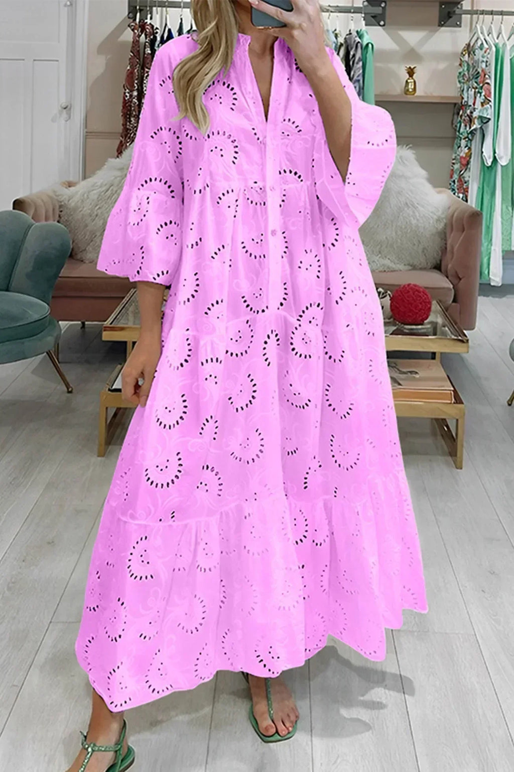 Cordelia | Robe d'été avec motif ajouré et décolleté en V