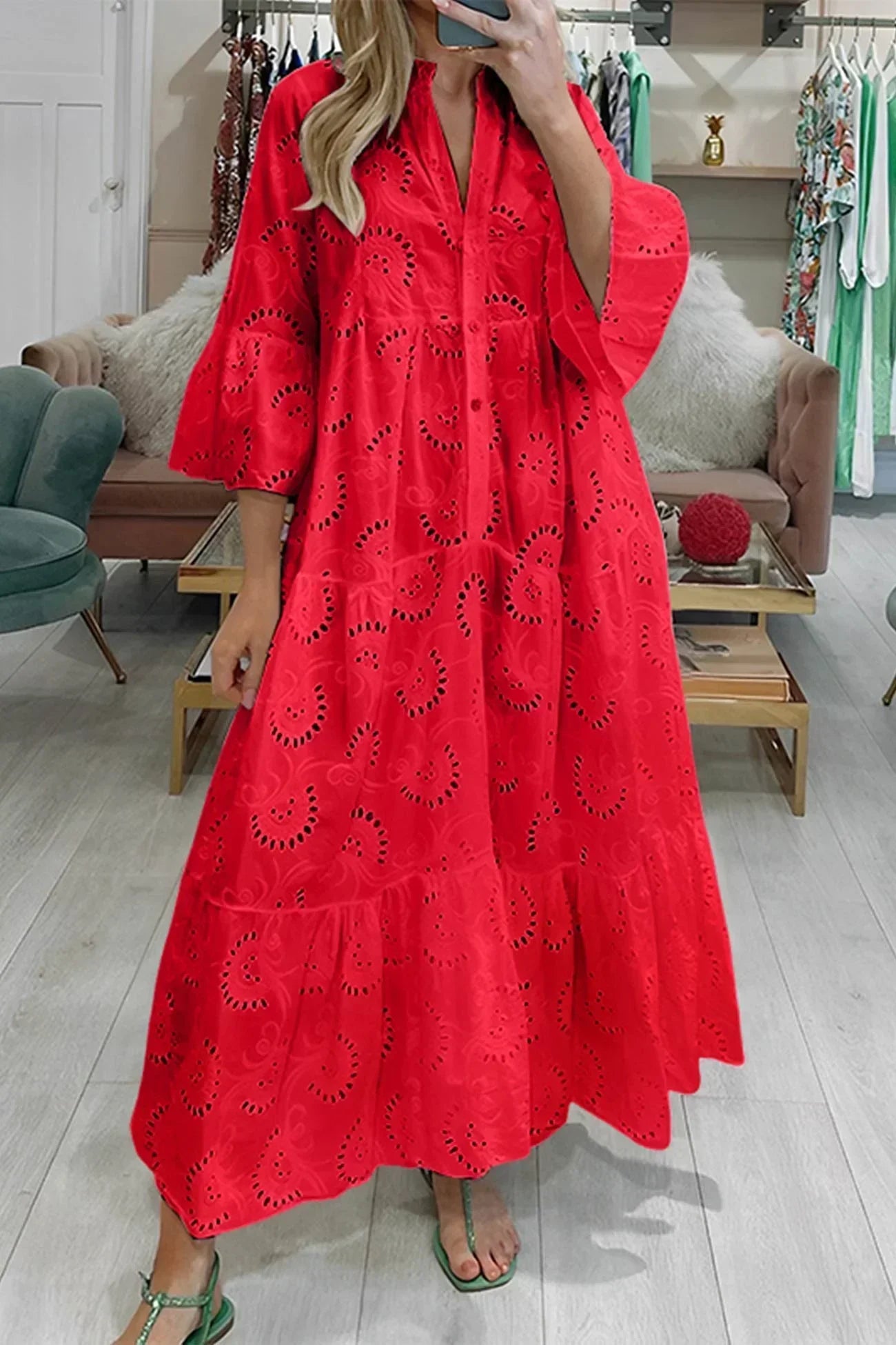 Cordelia | Robe d'été avec motif ajouré et décolleté en V