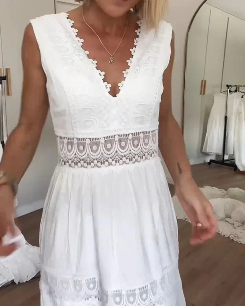 Rosélia | Robe maxi en dentelle à décolleté en V pour femmes