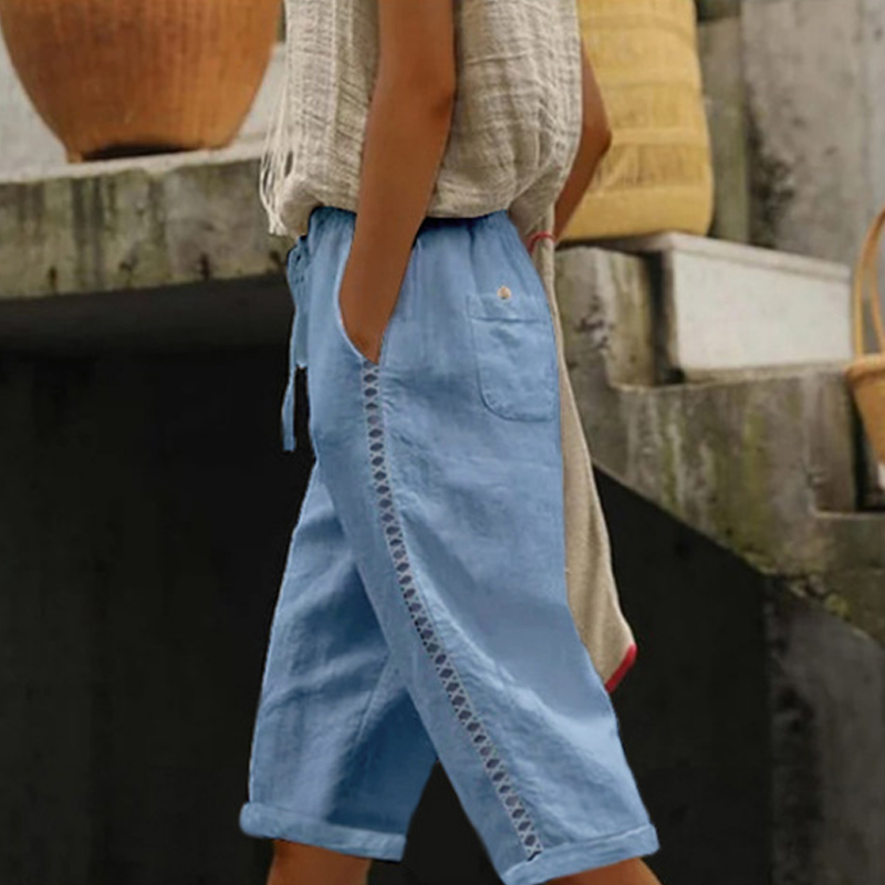 Mariele | Pantalon Capri Femme Aéré avec Détail en Dentelle