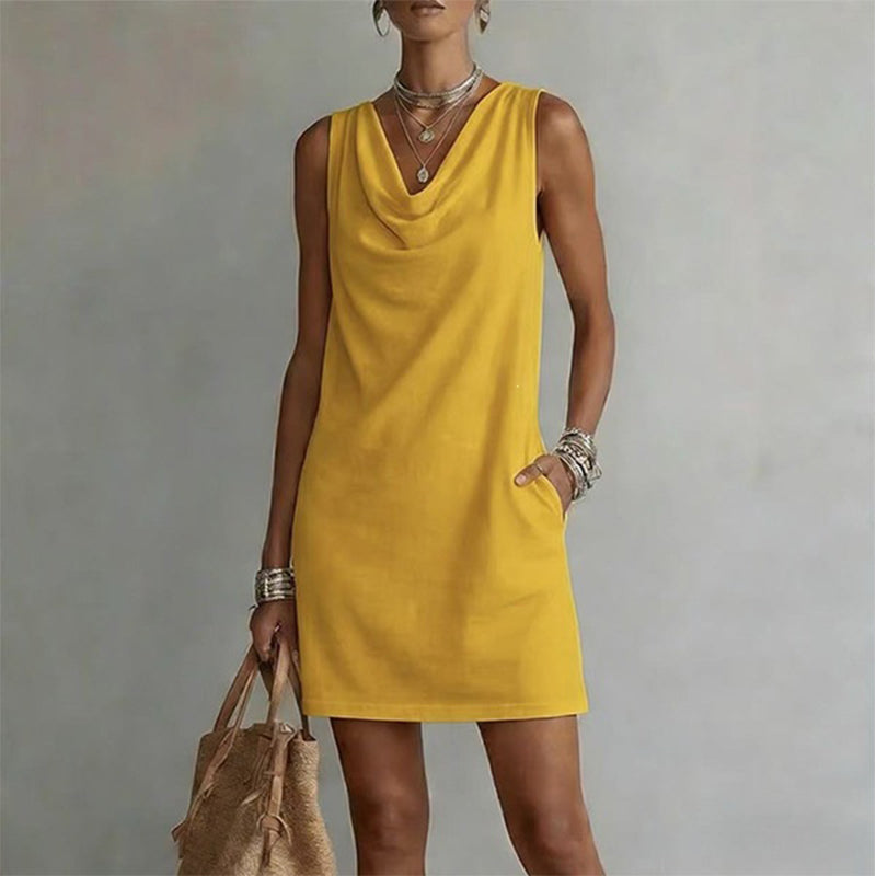 Kelena | Robe sans manches avec décolleté en cascade et poches