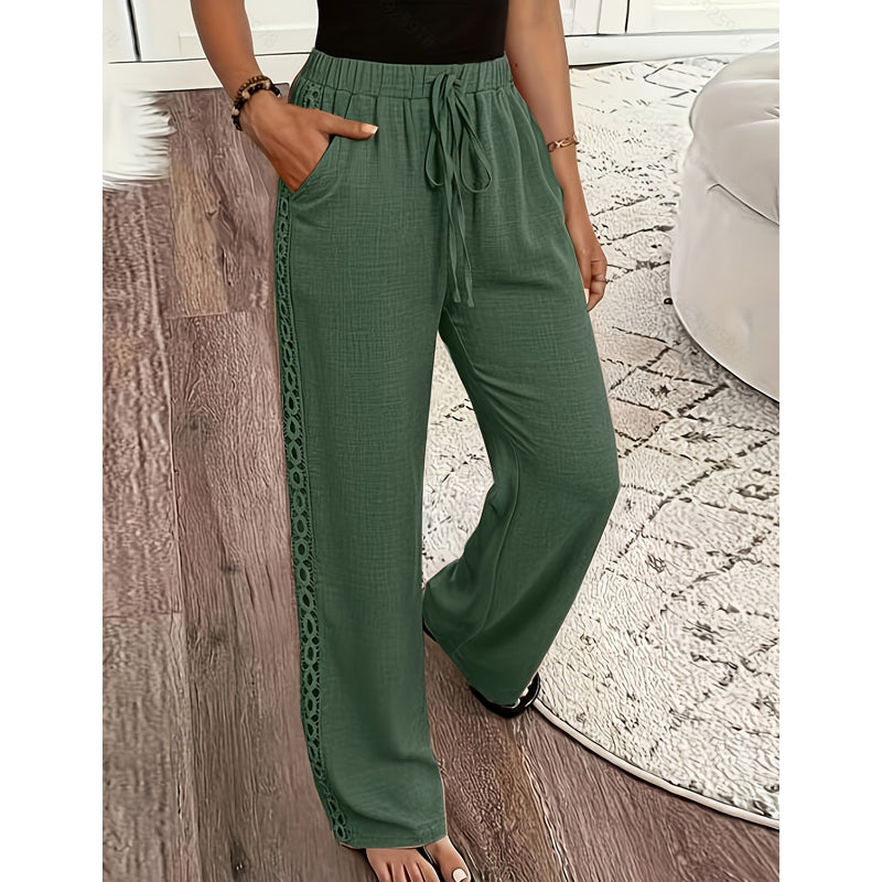 Pantalon femme fluide avec dentelle latérale et cordon