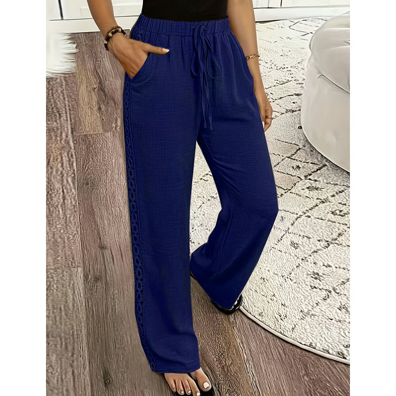 Pantalon femme fluide avec dentelle latérale et cordon