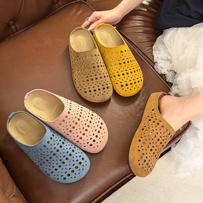 Chaussons femme ajourés en suède artificiel à enfiler