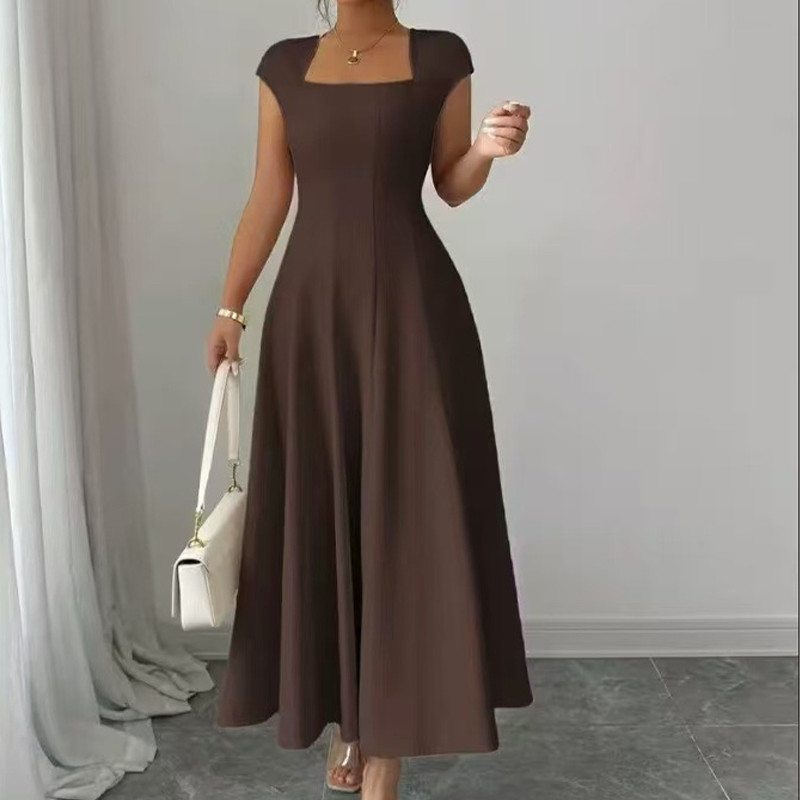 Bethiena | Robe élégante en A avec décolleté carré