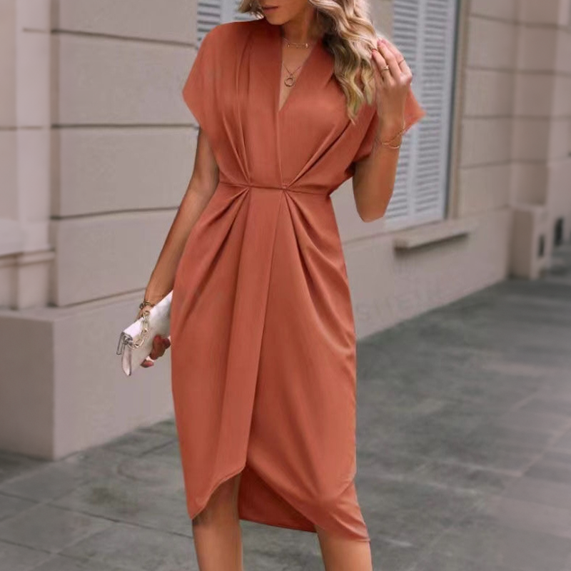 Robe midi femme élégante à col V et taille plissée