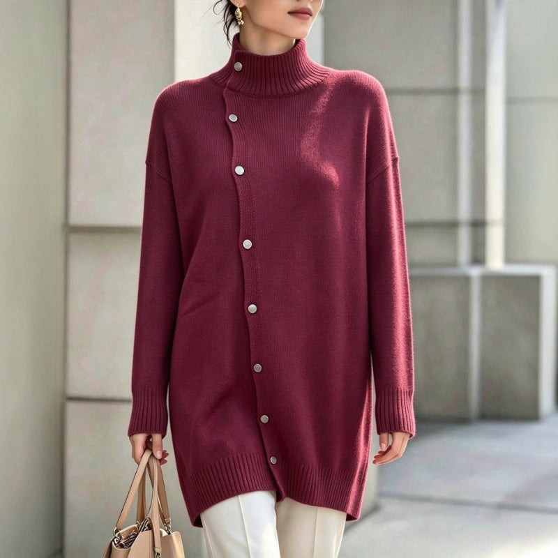 Pull femme long à col roulé avec boutons asymétriques