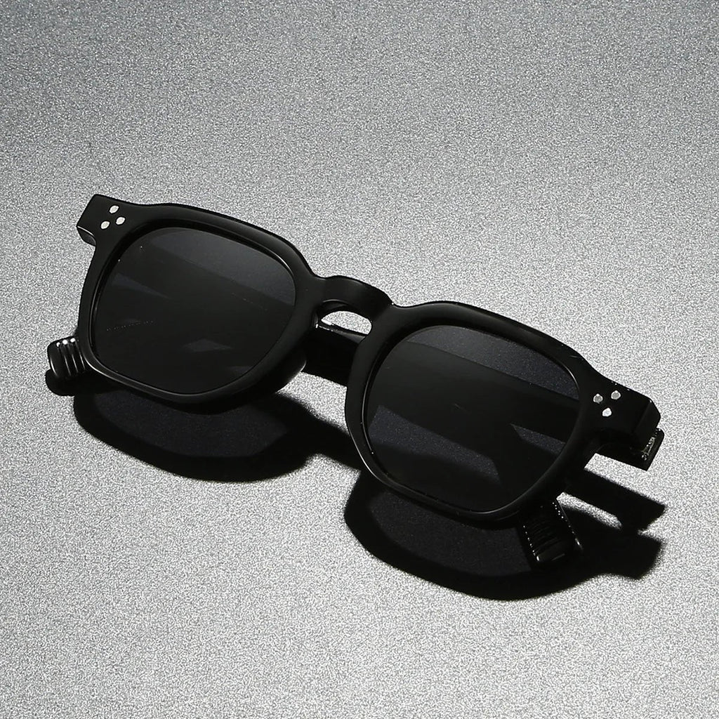 James | Lunettes de soleil Monture Écailles de Tortue Teintées Foncées Protection UV400
