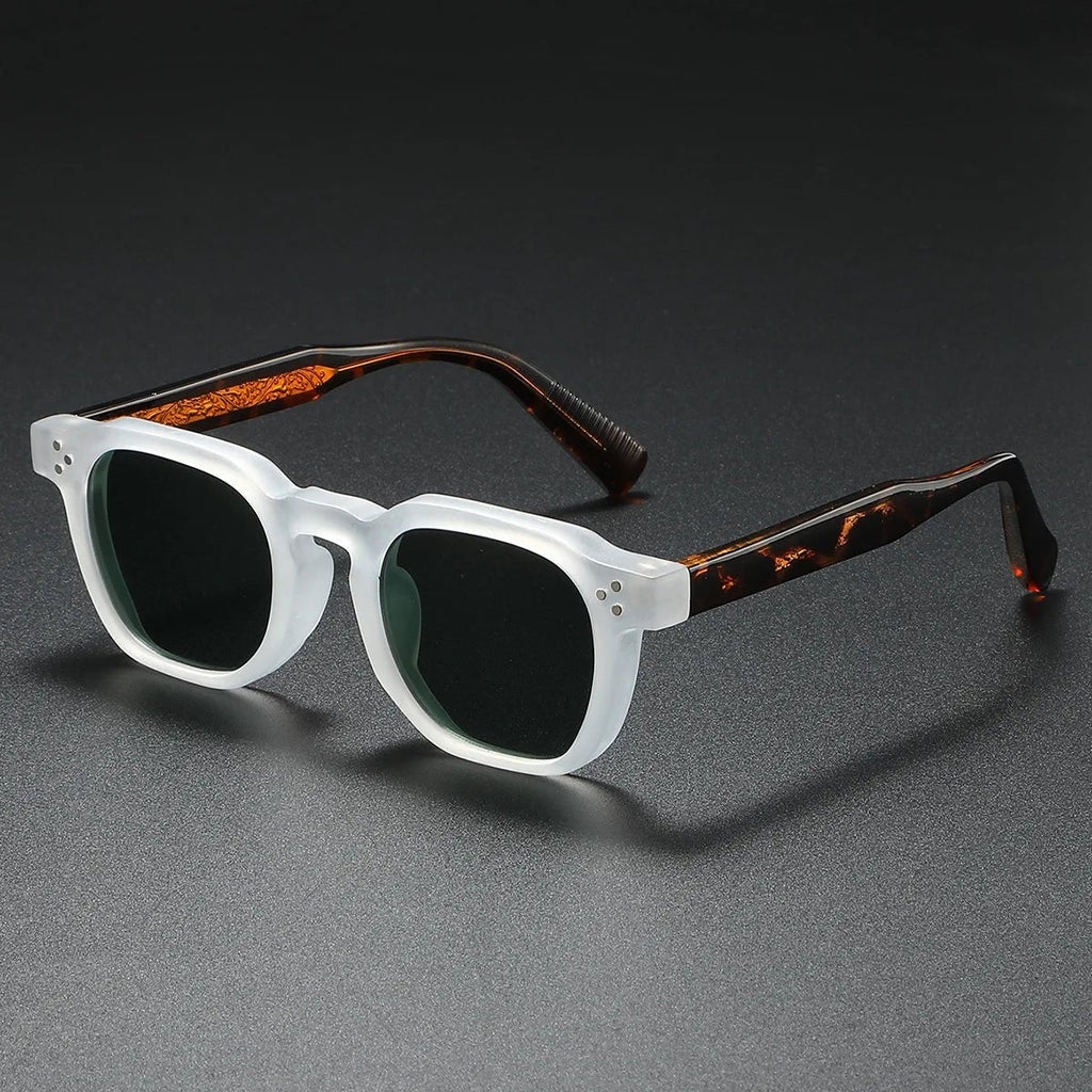James | Lunettes de soleil Monture Écailles de Tortue Teintées Foncées Protection UV400