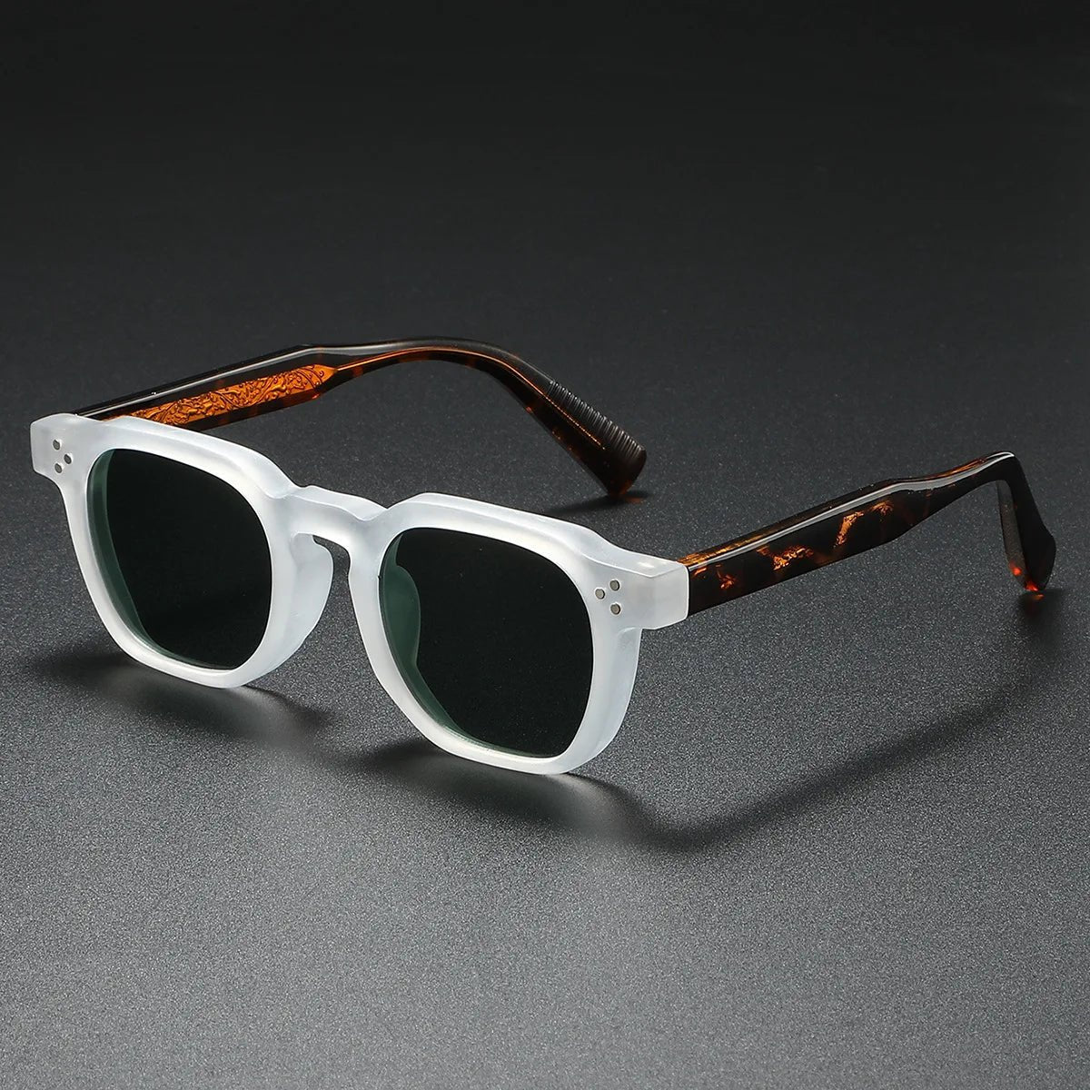 James | Lunettes de soleil Monture Écailles de Tortue Teintées Foncées Protection UV400
