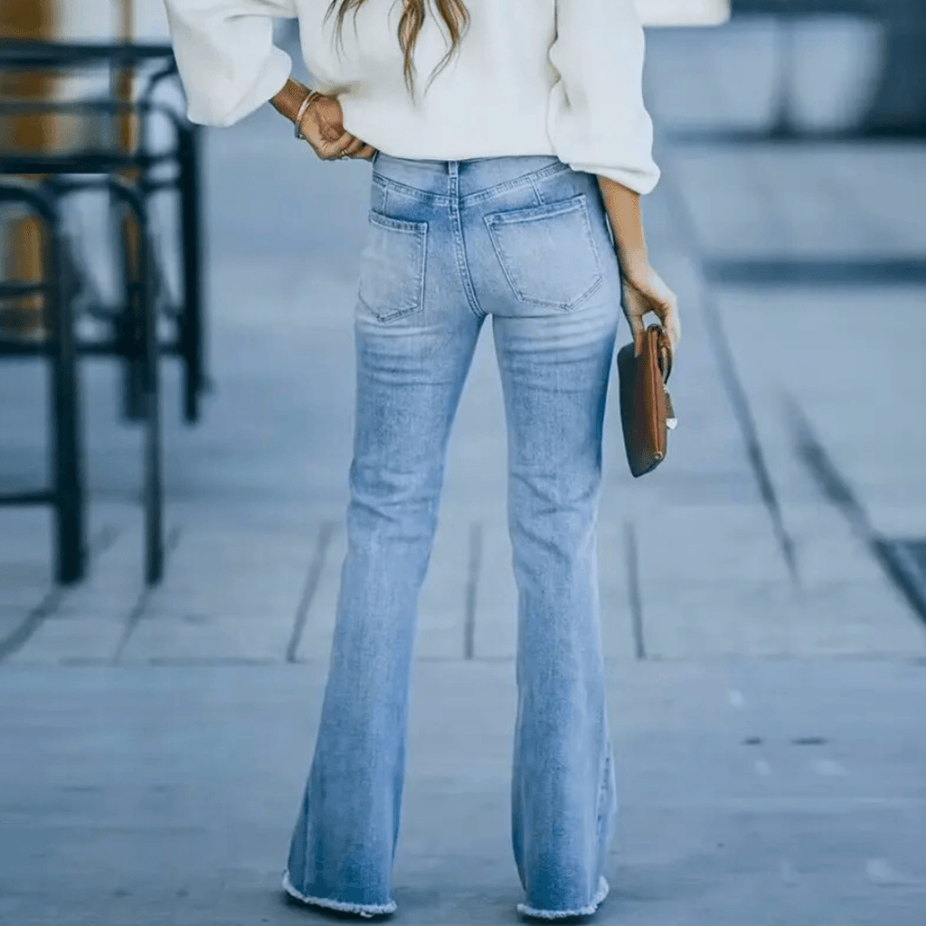 Jeans Flare Clairs avec Taille Haute – La Féminité Rencontre le Style