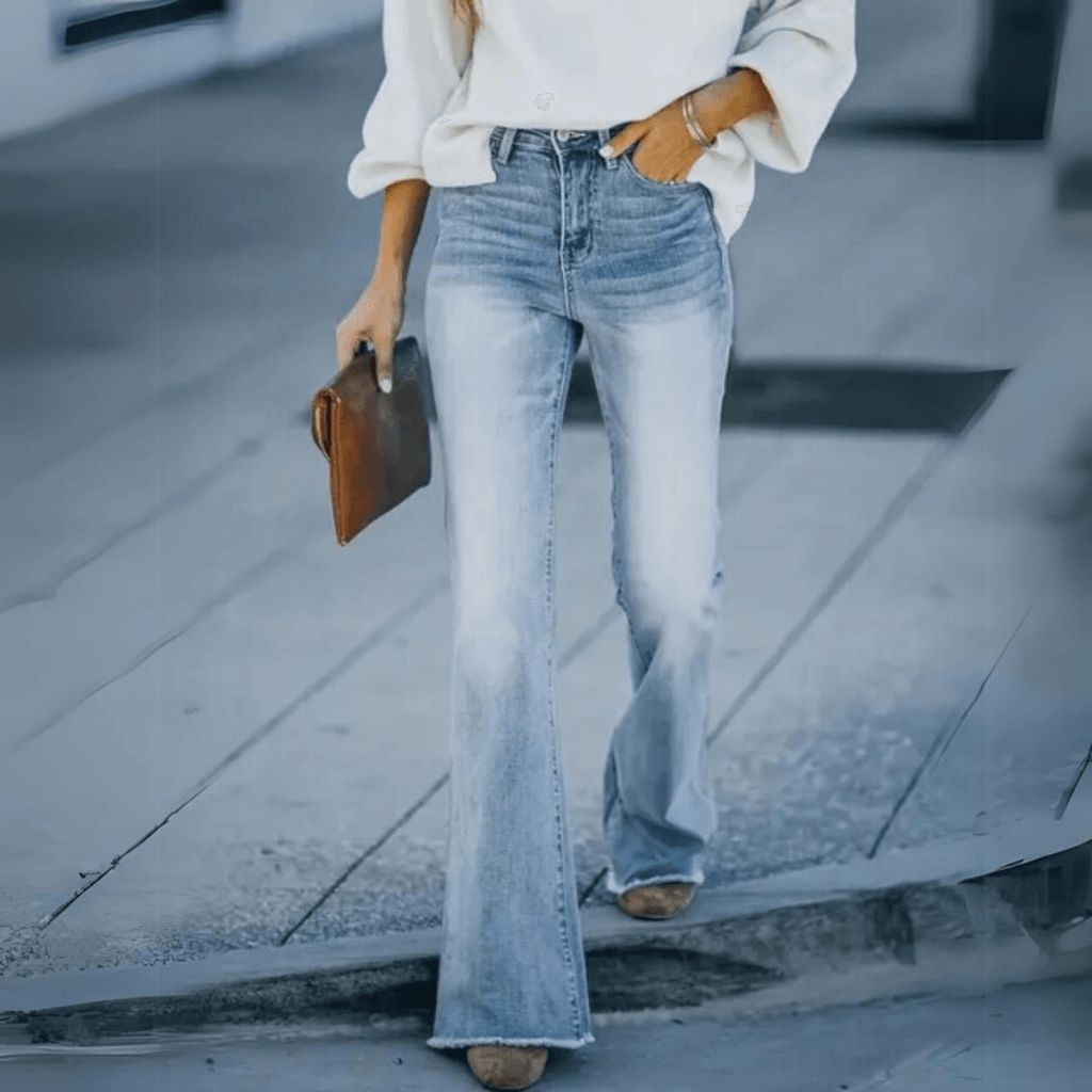 Jeans Flare Clairs avec Taille Haute – La Féminité Rencontre le Style