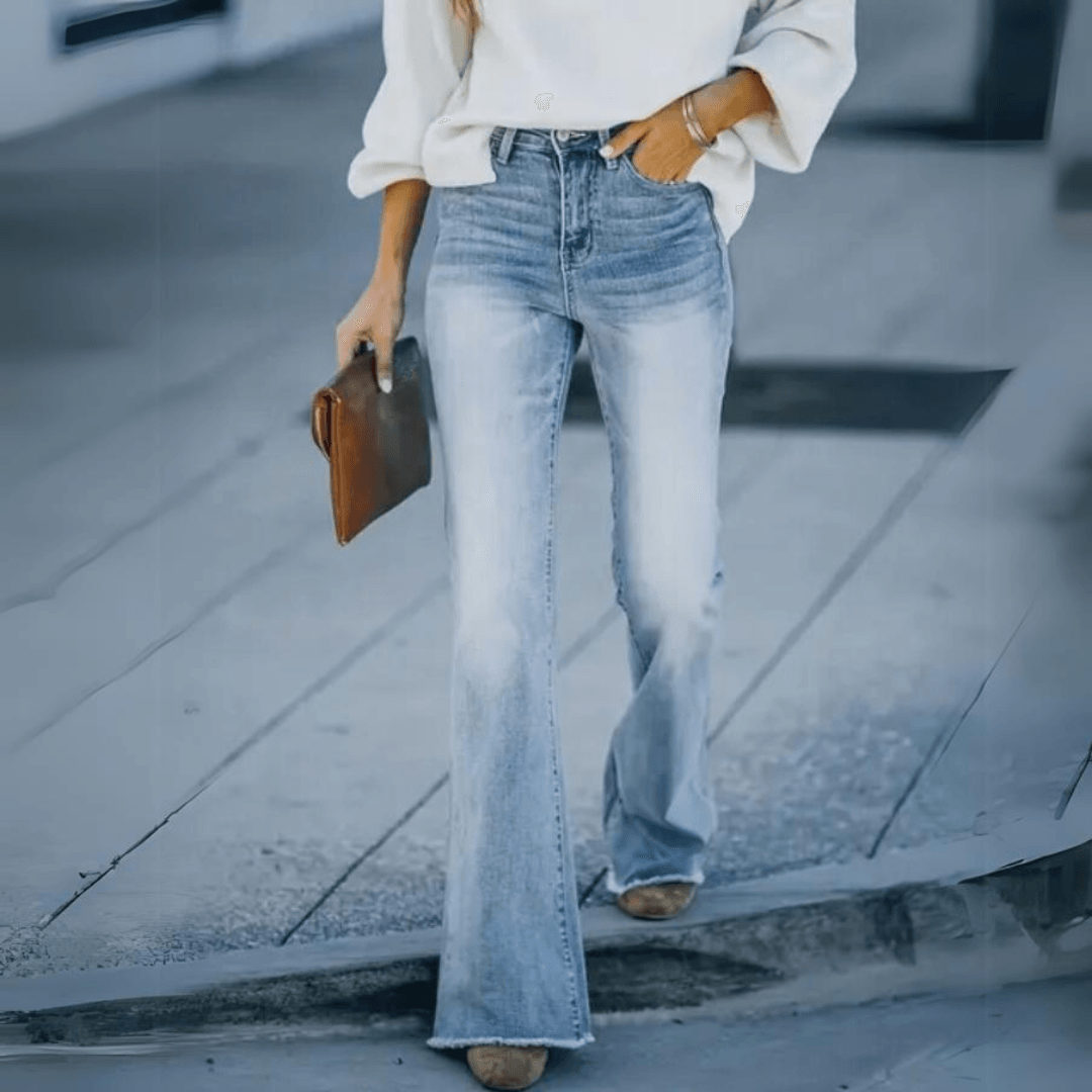 Jeans Flare Clairs avec Taille Haute – La Féminité Rencontre le Style
