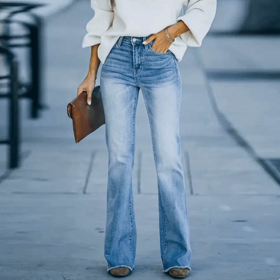 Jeans Flare Clairs avec Taille Haute – La Féminité Rencontre le Style