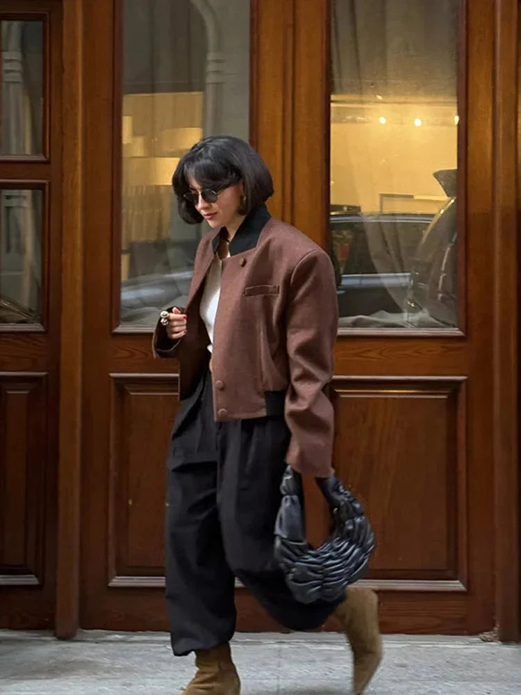 Veste courte à col noir pour femmes