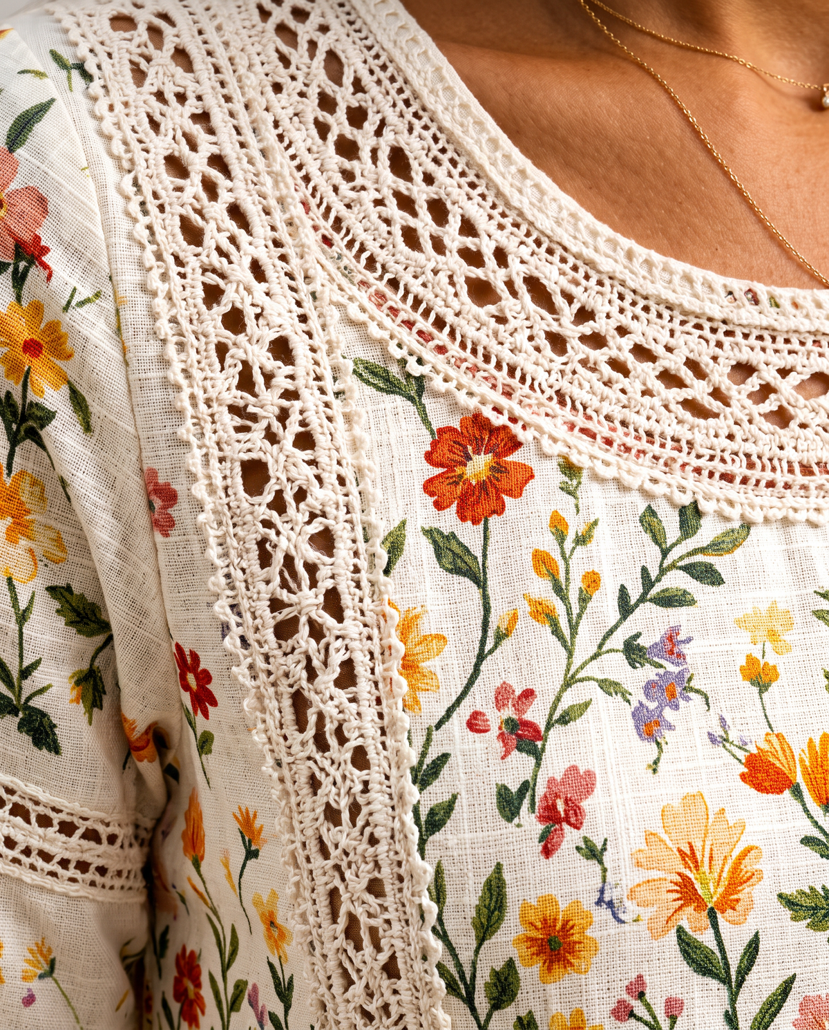 Eisel | Robe midi à fleurs avec détails en dentelle et poches