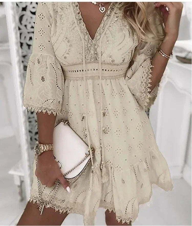 Scarlett | Robe Mini Boho Femme Décolleté en V Manches Évasées en Dentelle Brodée
