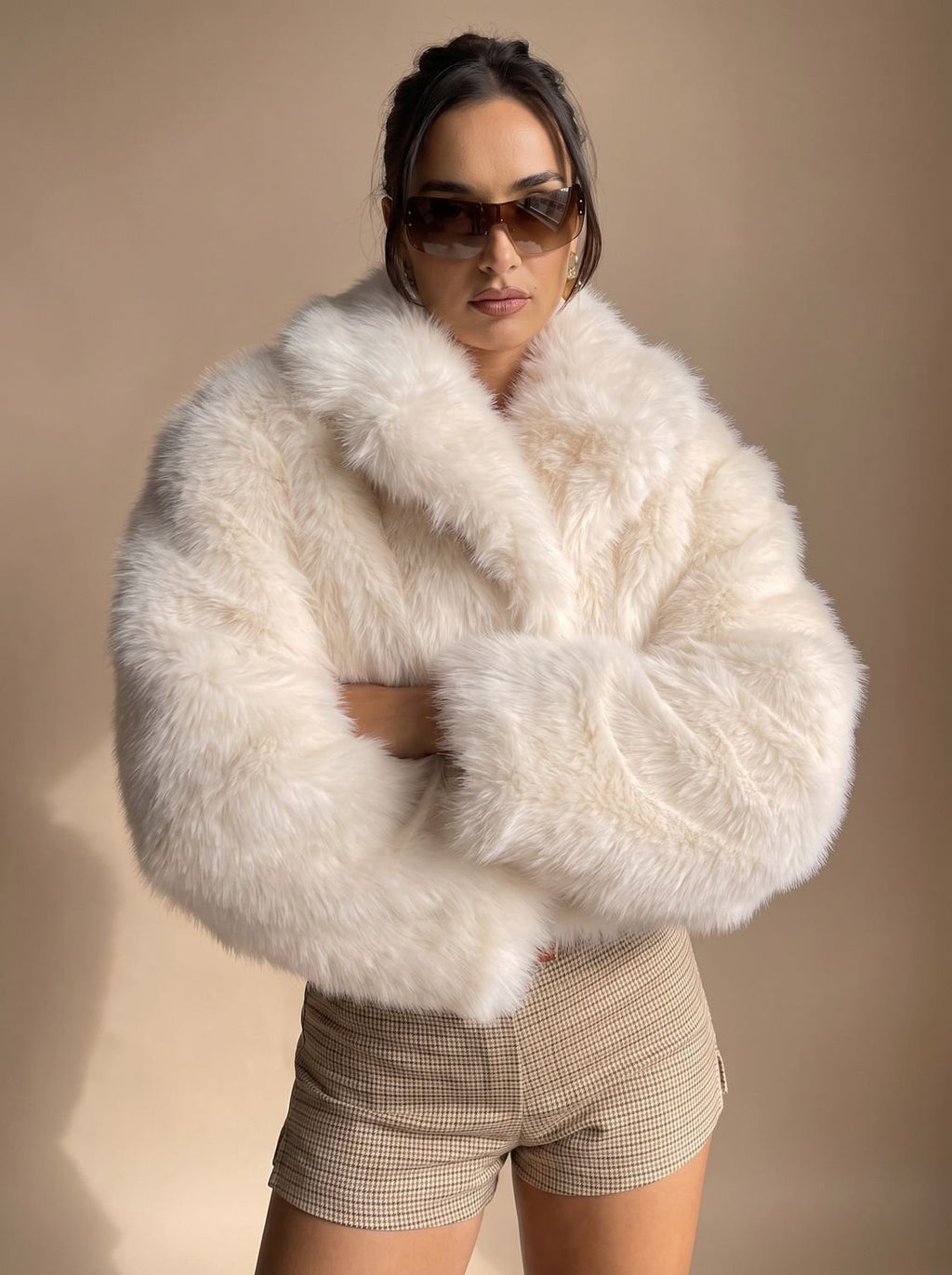 Charlotte | Manteau court en fausse fourrure pour femmes, à manches oversized et devant ouvert