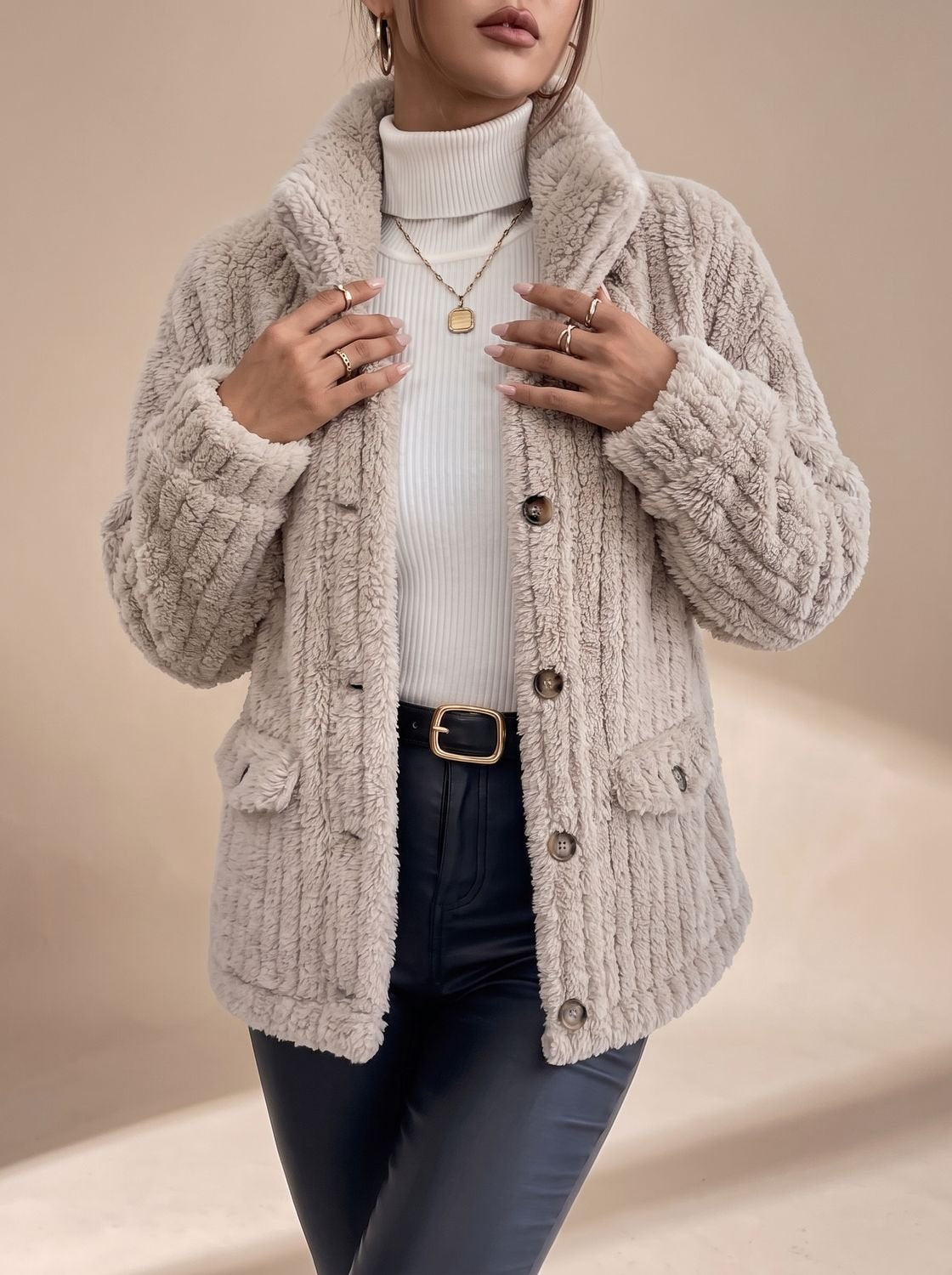 Victoria | Manteau en fausse fourrure pour femmes, veste en polaire teddy à boutons avec poches