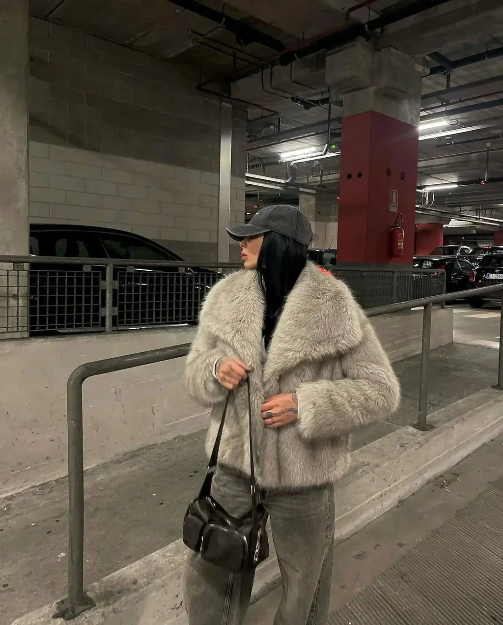Veste en Fausse Fourrure pour Femme avec Col Fluffy et Devant Ouvert