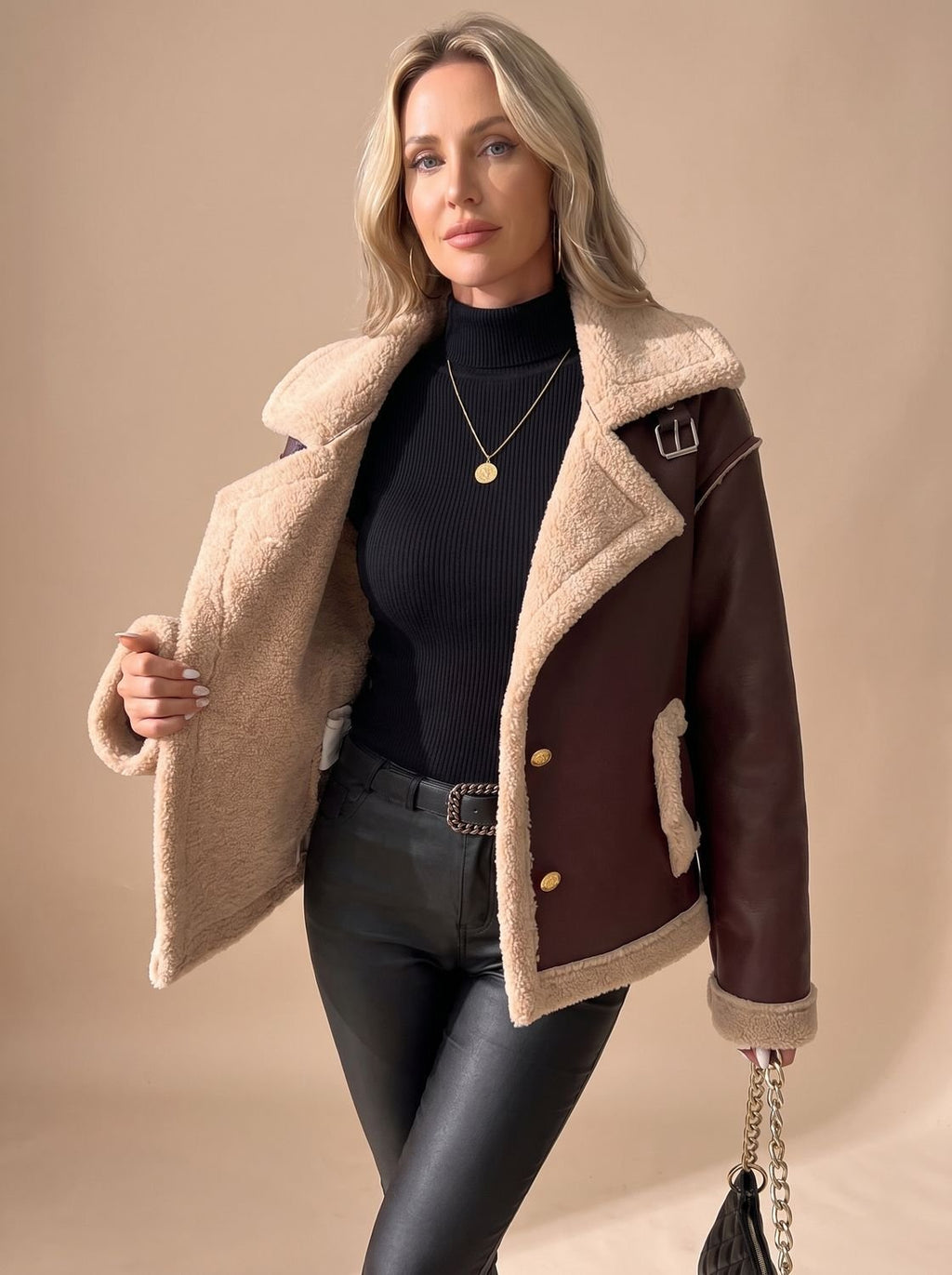 Victoria | Veste aviateur en simili cuir pour femmes, doublée en sherpa, à boutons