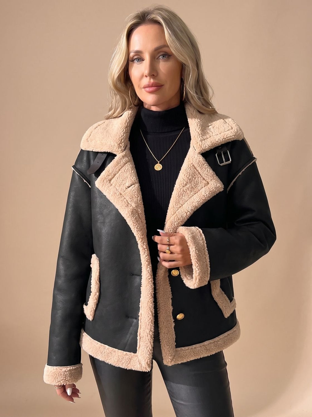 Victoria | Veste aviateur en simili cuir pour femmes, doublée en sherpa, à boutons
