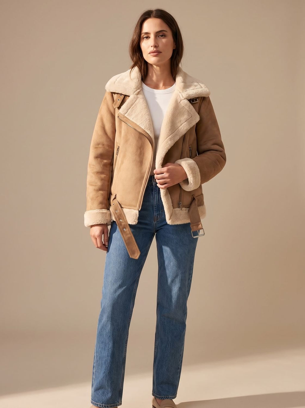 Harper | Veste aviateur pour femmes en fausse fourrure avec ceinture et zip asymétrique
