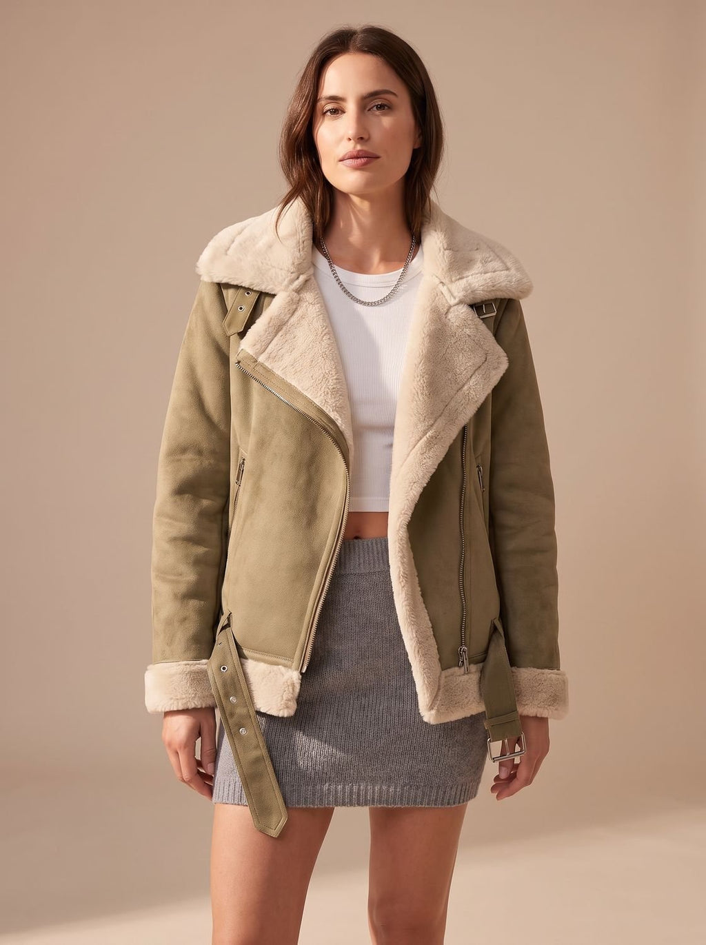 Harper | Veste aviateur pour femmes en fausse fourrure avec ceinture et zip asymétrique