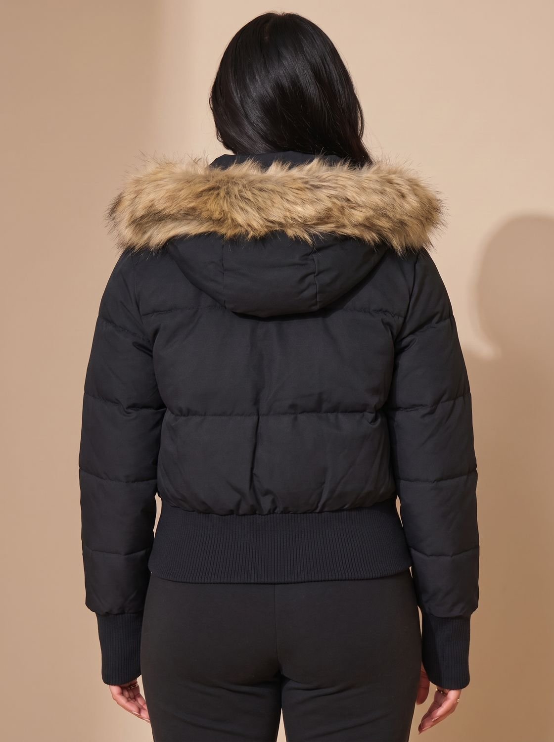 Amelia | Veste courte en duvet à capuche en fausse fourrure pour femmes