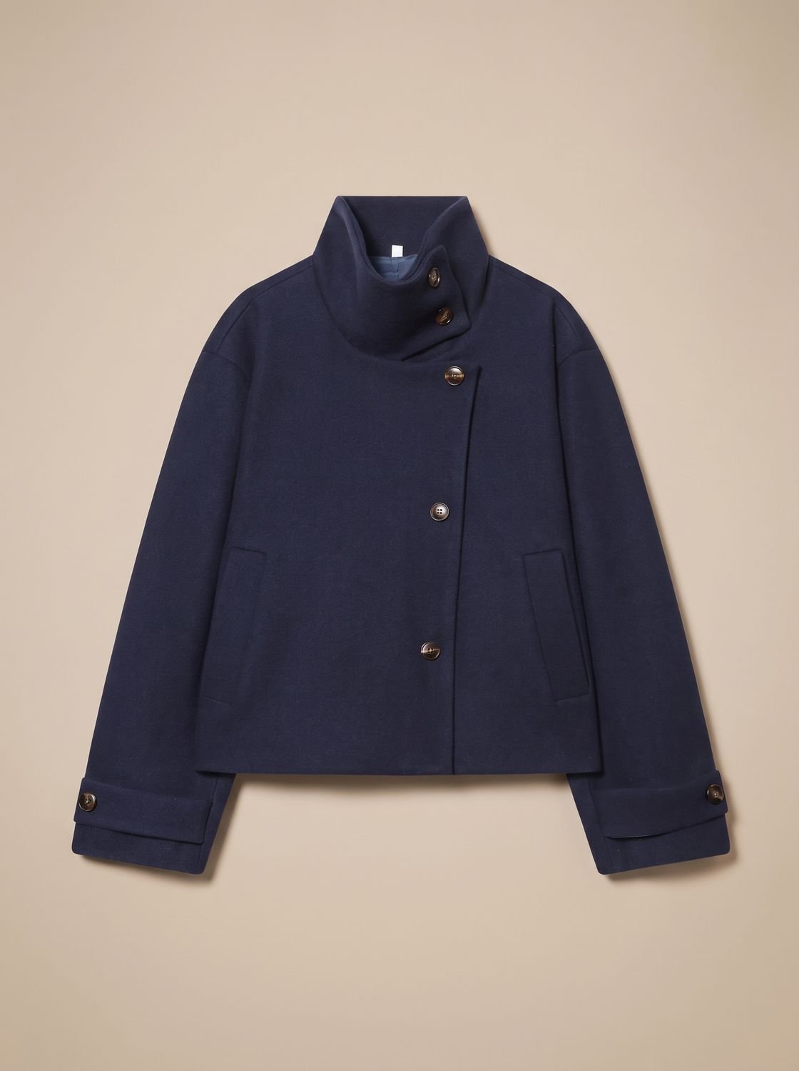 Victoria | Manteau court en mélange de laine à col montant et boutons pour femmes