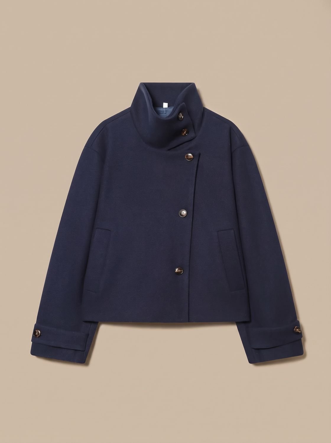 Victoria | Manteau court en mélange de laine à col montant et boutons pour femmes