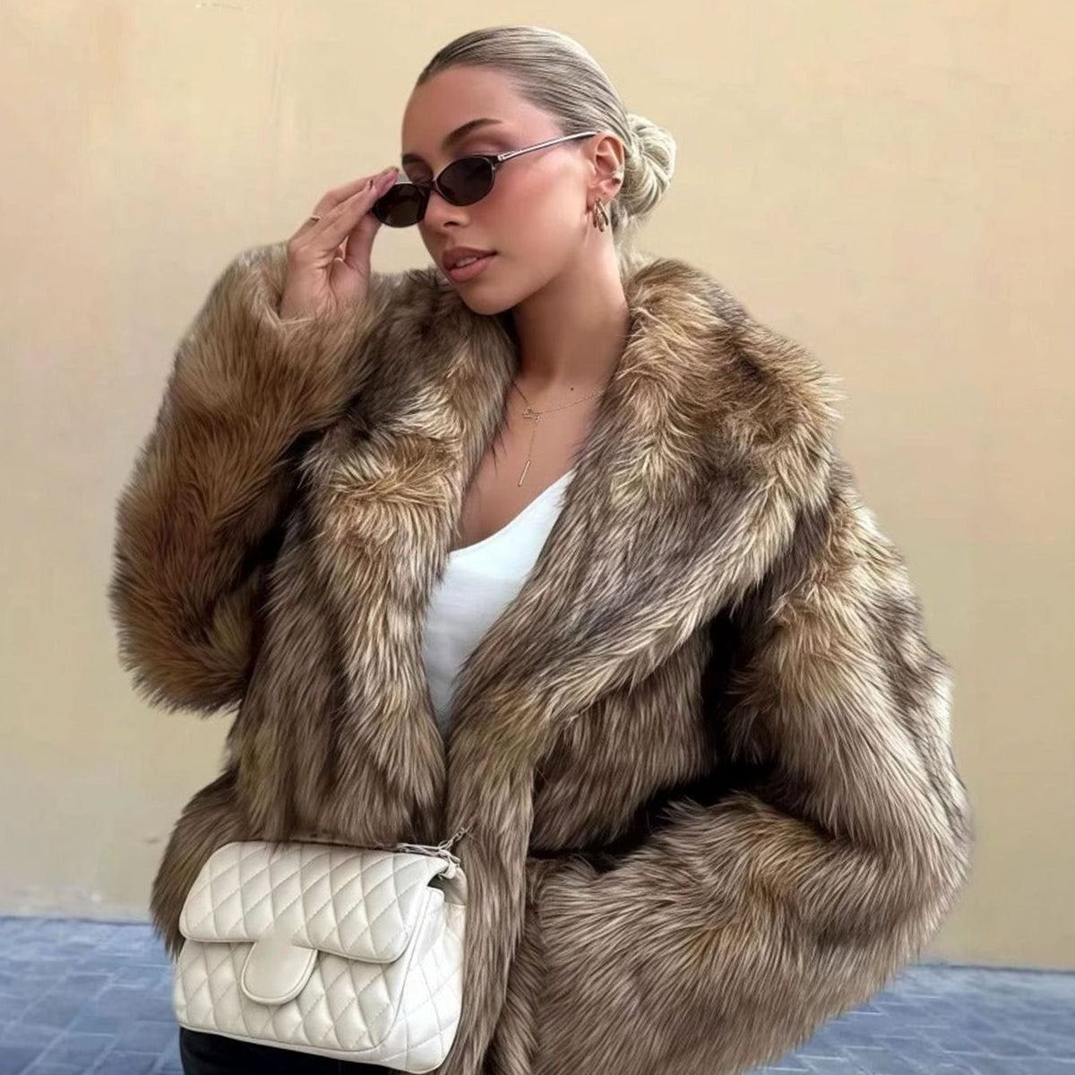 Eleanor | Manteau court en fausse fourrure avec col à revers oversize pour femmes