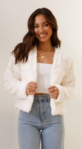 Camila | Veste de soirée en fausse fourrure matelassée pour femmes, courte et à l'avant ouvert