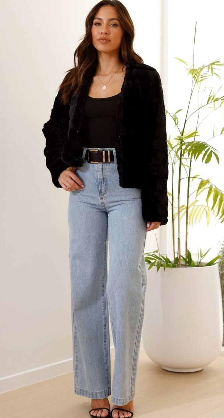 Camila | Veste de soirée en fausse fourrure matelassée pour femmes, courte et à l'avant ouvert