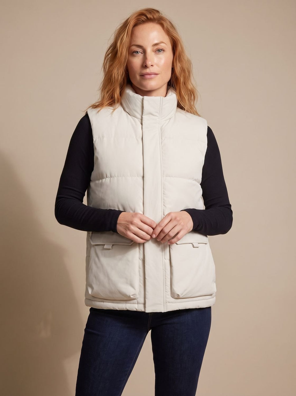 Camila | Gilet matelassé sans manches pour femme, col montant, fermeture éclair, poches à rabat