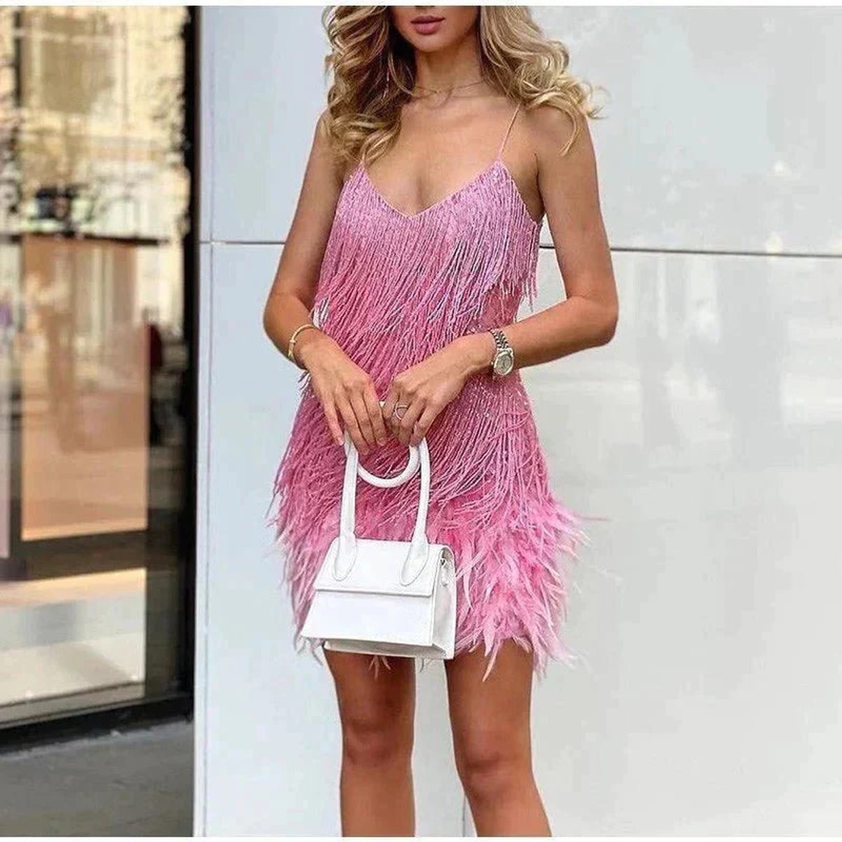 Victoria | Robe de cocktail mini à paillettes avec franges et bordure en plumes pour femmes