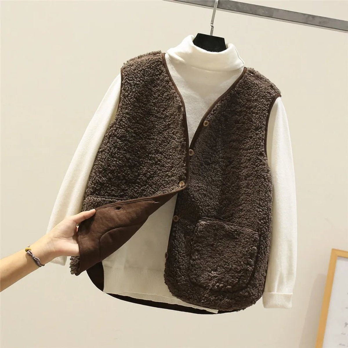 Sophie - Gilet Teddy Élégant à Boutons